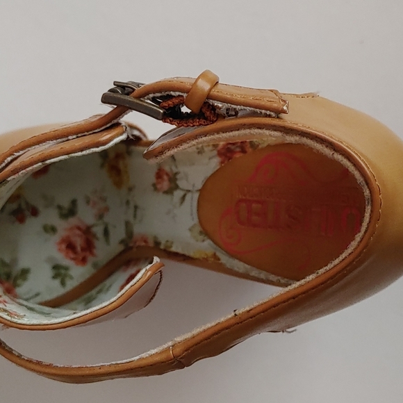 UNLISTED open toe wedges - Picture 2 of 8